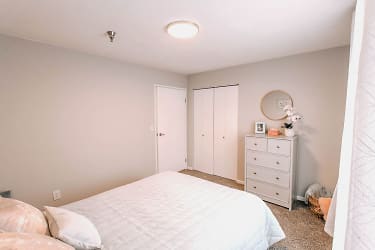 2811 Lincoln Way Apt 320 320 - undefined, undefined