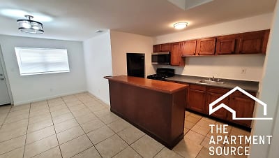 6832 W Wrightwood Ave unit 1 - Chicago, IL