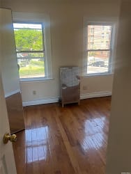 188-42 Woodhull Ave #2ND - Queens, NY