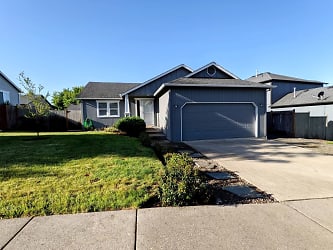 6025 Orchid Ln - Springfield, OR