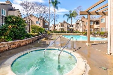 Fanita Meadows Apartments - Santee, CA