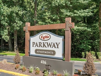 Parkway Apartments - Williamsburg, VA