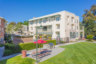 The Lexington Apartments - Davis, CA