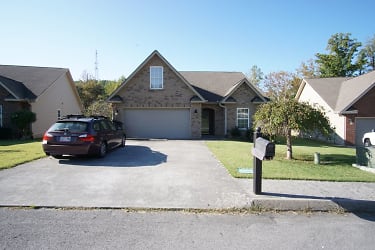 10364 Iverson Ln - Knoxville, TN