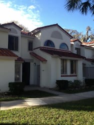 1099 Country Club Dr #811 - Titusville, FL