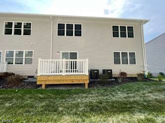72 Arlene Ct - Parsippany, NJ