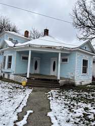 303 E Hickory St - Nevada, MO