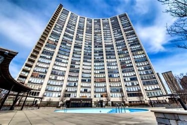 3930 N Pine Grove Ave #2016 - Chicago, IL