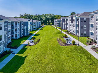 Westledge Apartments - New Garden Style Apartments - Two & Three Bedrooms - Norwich, CT