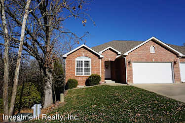 11945 Village Cir - Rolla, MO