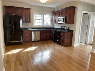 78 Ossipee Rd unit 2 - Somerville, MA