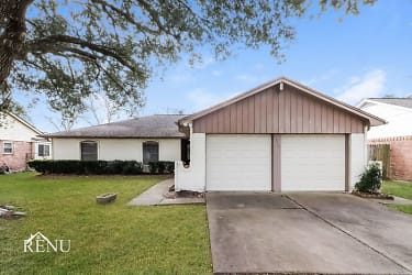16210 Forest Bend Ave - Friendswood, TX
