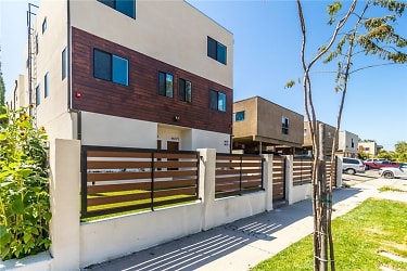 6623 Beck Ave - Los Angeles, CA