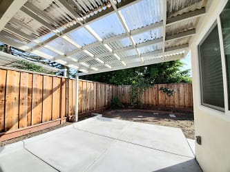 68 Central Ave - Redwood City, CA