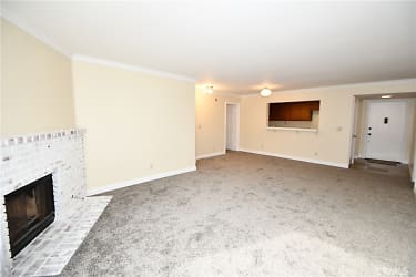 27980 S Western Ave #207 - Los Angeles, CA
