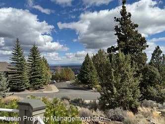 3049 NW Jewell Way - Bend, OR