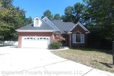 4924 Olde Millcrest Ct - Raleigh, NC
