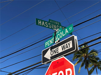 1106 Hassinger St #304 - Honolulu, HI