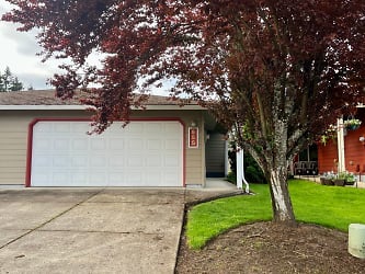 955 Benjamin Ave - Cottage Grove, OR