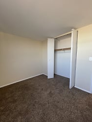 4300 W Ford City Dr #710 - Chicago, IL