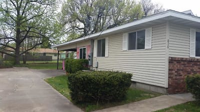 816 S Link Ave - Springfield, MO