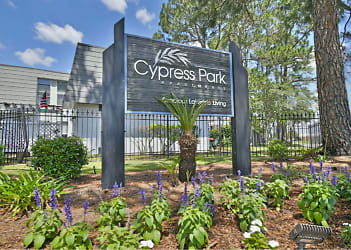 Cypress Park Apartments - Baton Rouge, LA