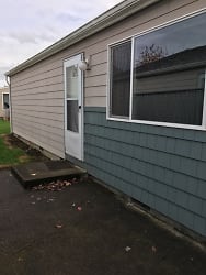 6204 Warwick Ct SW - Albany, OR