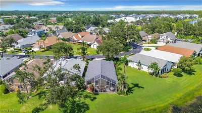 13633 Admiral Ct - Fort Myers, FL