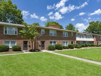 Forest Hills-NC Apartments - Wilmington, NC