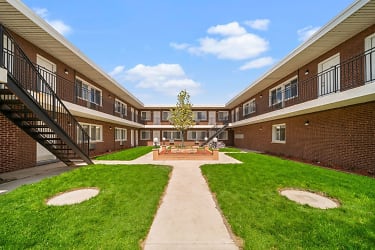 7834 95th St #2H - Hickory Hills, IL