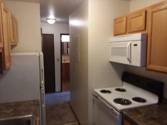 821 36th Ave S unit 817-22 - Grand Forks, ND