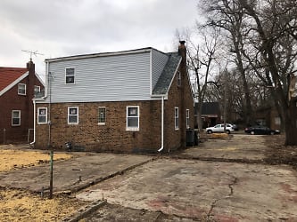 2551 W 12th Ave - Gary, IN
