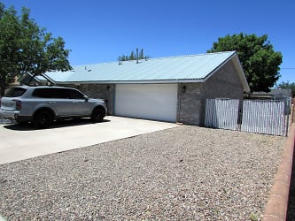 1914 S Shelly Dr - Deming, NM