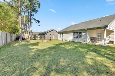 403 Blue Pennant Ct - Sneads Ferry, NC