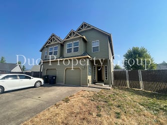 617 S 41st Ct - Springfield, OR
