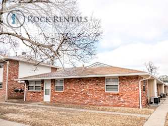 118 E 10th Ave - Hutchinson, KS