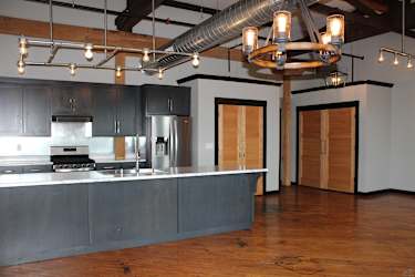 108 W Pacific St - Sedalia, MO