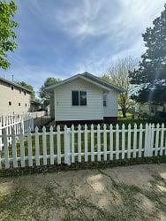 1022 Forest Ave - Waterloo, IA
