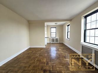 51-1 39th Ave unit MM42 - Queens, NY