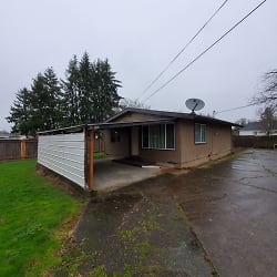 1947 SE 5th Ave - Albany, OR