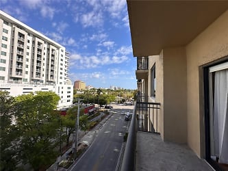 3590 Coral Wy #611 - Coral Gables, FL