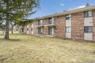 3635 W College Ave unit 18 - Greenfield, WI