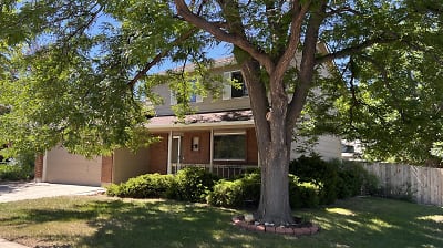 2403 Sunray Ct - Fort Collins, CO