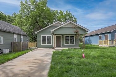 309 E Short Ave - Independence, MO