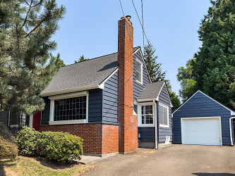 10670 SE 36th Ave - Milwaukie, OR