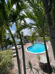 840 NE 17th Terrace unit 8 - Fort Lauderdale, FL