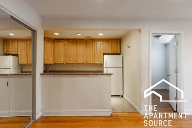 2501 W Touhy Ave unit 208 - Chicago, IL