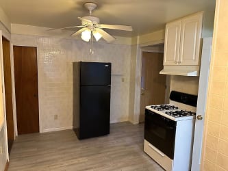 6256 Andersonville Rd unit C - Waterford, MI