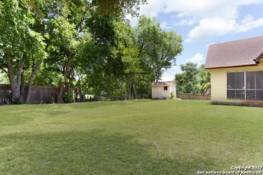 11906 Northledge Dr Apartments - Live Oak, TX