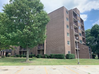 Collinson Apartments - Akron, OH